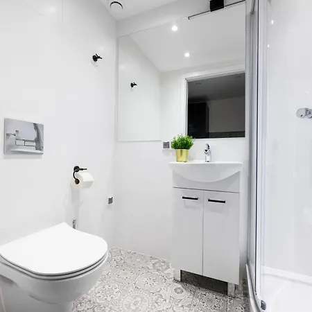 Dietla 99 - Ideal Location - In The Heart Of