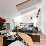 Dietla 99 - Ideal Location - In The Heart Of Aparthotel