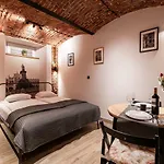 Dietla 99 - Ideal Location - In The Heart Of